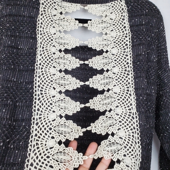 Entro sz M crocheted lace open back sweater - Picture 6 of 11
